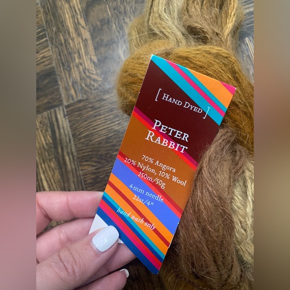 Fleece Artist Peter Rabbit angora wool - Picture 3 of 4